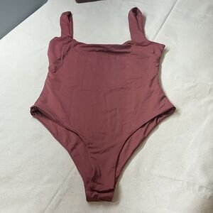 SHEIN Rust Bodysuit color burgundy